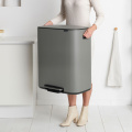 Šiukšlių dėžė Brabantia Bo Pedal Bin, mineralinė pilka, 2x30l